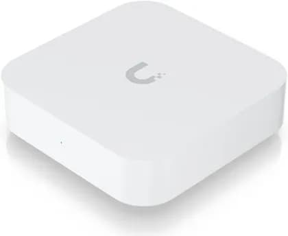 Ubiquiti Networks UniFi Gateway Lite, 1 GHz ARM Cortex A53 Dual-Core CPU 1GB RAM , Up to 10x Routing, CloudKey & UniFi Network Mgt, USB-C Power Port, 1 GbE WAN / LAN Port, White | UXG-LITE